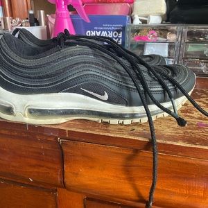 Nike air max black and white